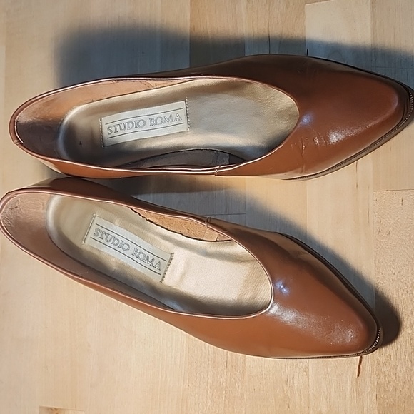 Women’s  Brown Leather Shoes, 1" Heels Studio Roma, Size 6, Brazil - Picture 7 of 8